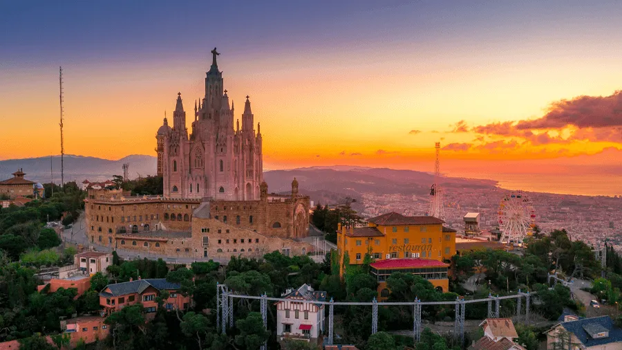 Barcelona i solnedgången.