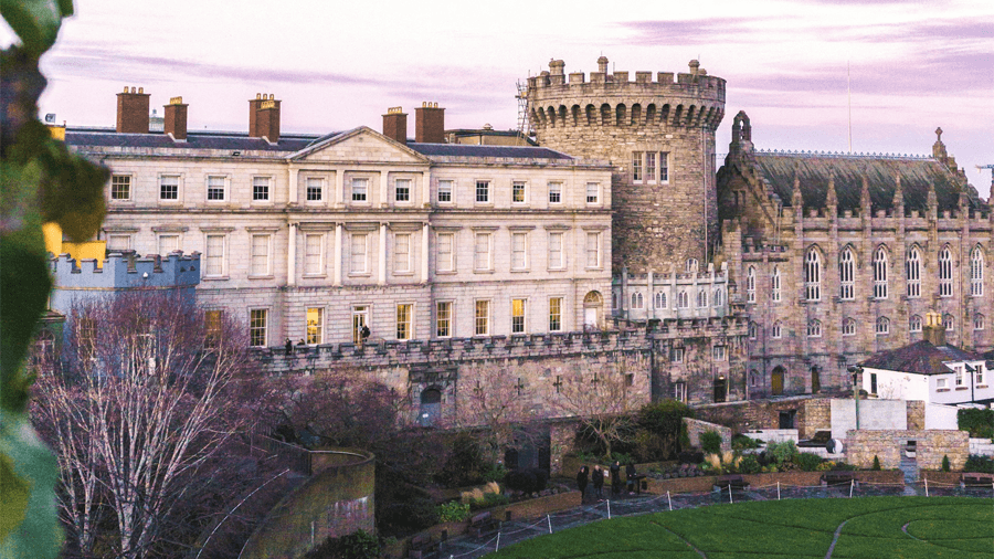 Dublin Castle sevärdheter i Dublin Dublin Castle är en av många historiska sevärdheter i Dublin.