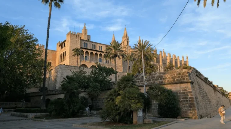 Det kungliga palatset La Almundaina, en av många sevärdheter i Palma.