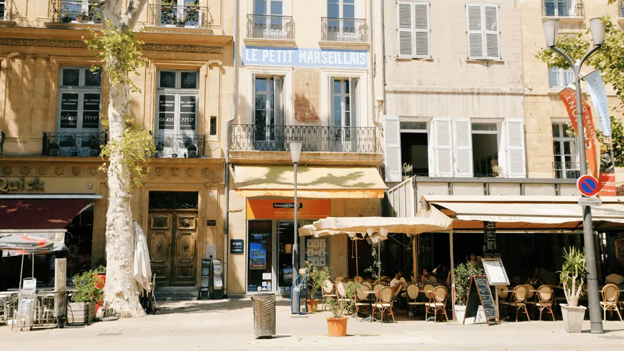 Uteservering i Provence.
