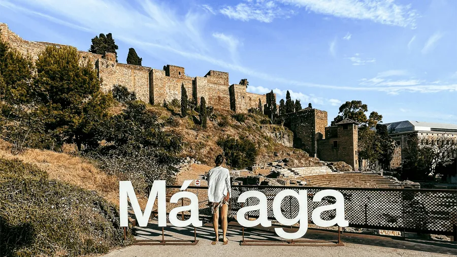 På en resa till Malaga kan du besöka Alcazaba.