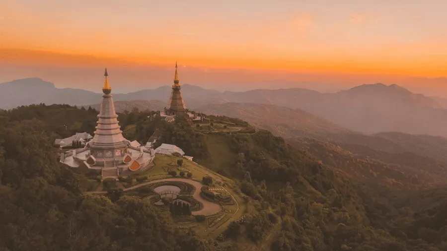 Att besöka Doi Inthanon National Park är en av många upplevelser i Thailand du inte får missa.