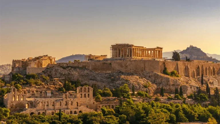 Akropolis i Aten, en av många sevärdheter i Grekland.