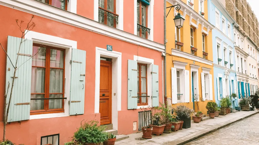 Rue Cremieux, en av många sevärdheter i Paris.