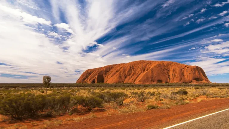 Ayers rock, även kallat uluru.