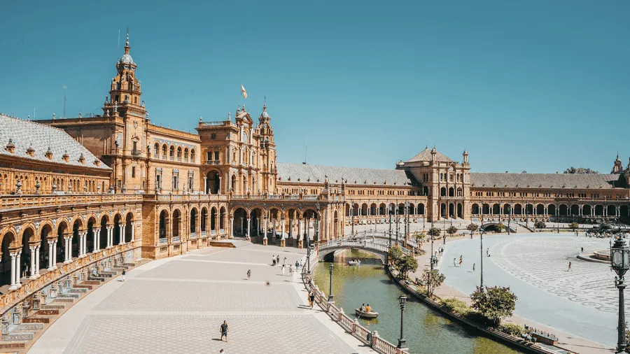 Byggnad i staden Sevilla, Spanien.