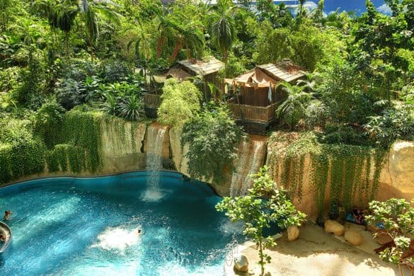 Besök Tropical Islands Resort