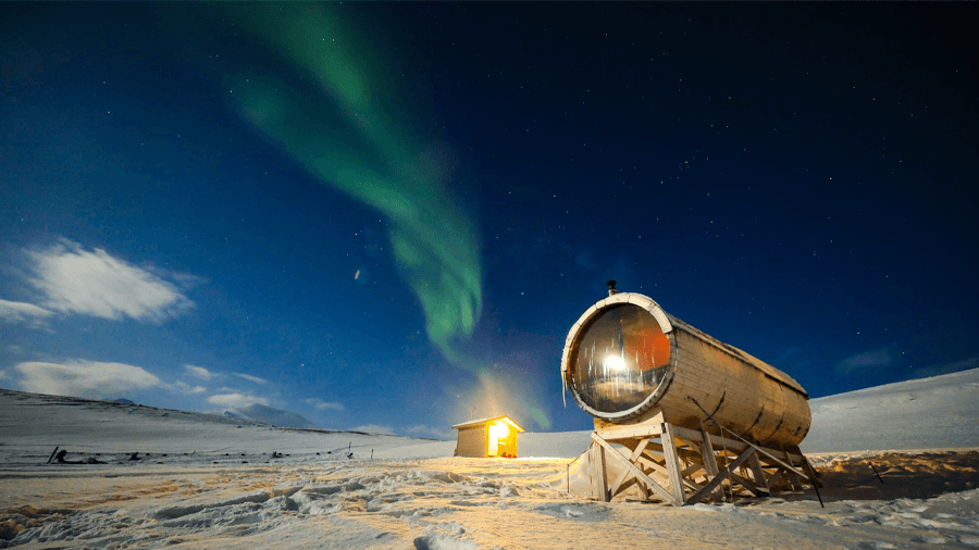 Resa till svalbard På en resa till Svalbard kan du se norrsken.