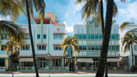 Ocean drive kan du besöka på Miami resor.