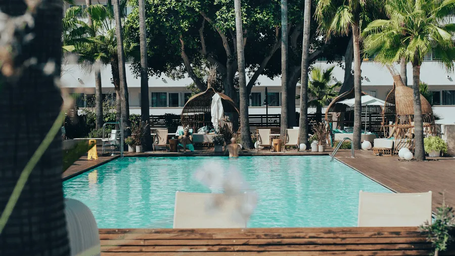 Pool på hotell i Palma de Mallorca.