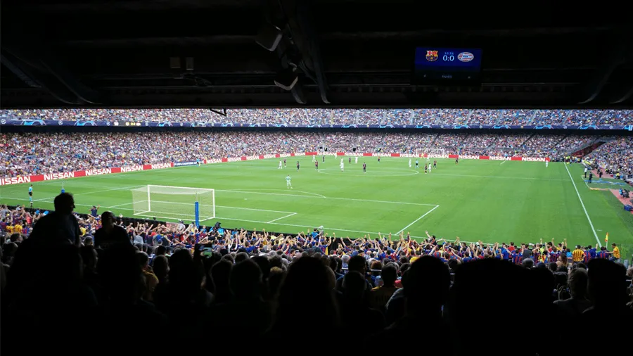 Fotbollsmatch mellan Barcelona FC och annat lag.
