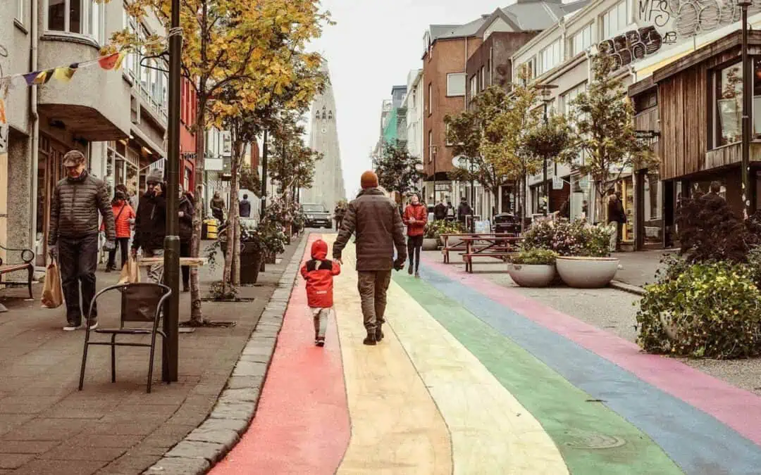 Utforska familjevänliga resmål i Reykjavik.