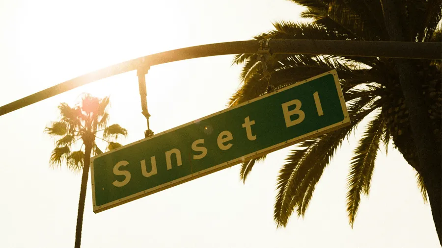 Skylt där det står en förkortning för Sunset Boulevard.