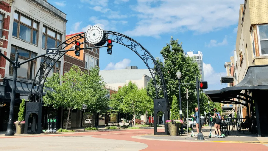 Klockvalv i staden Evansville i Indiana i USA.