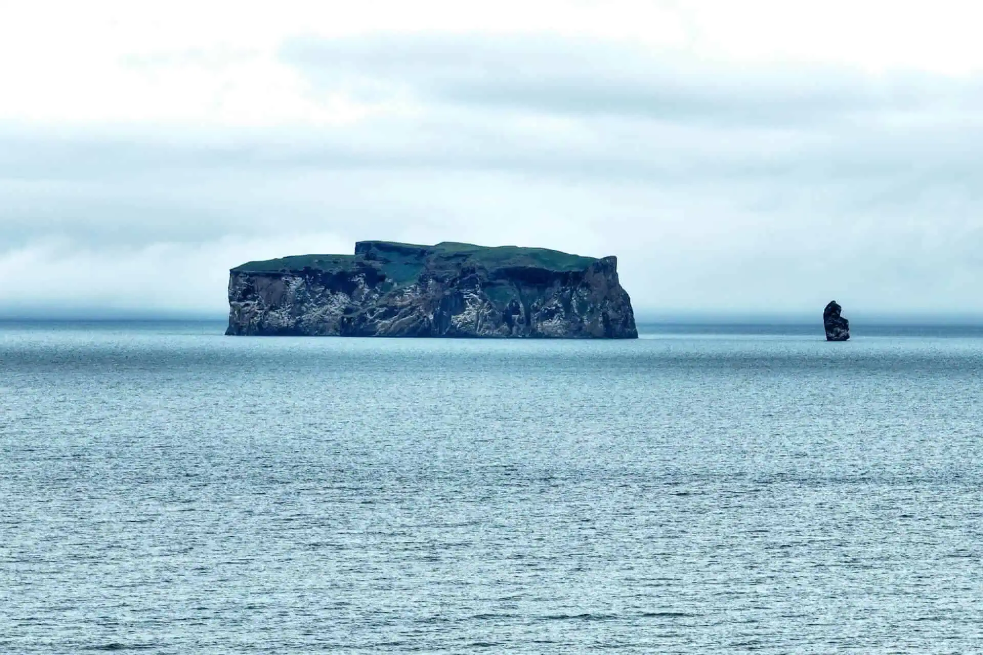 Skagafjördur Skagafjördur är en fjord på norra Island med 3 stycken öar; Drangey, Málmey och Lundey.