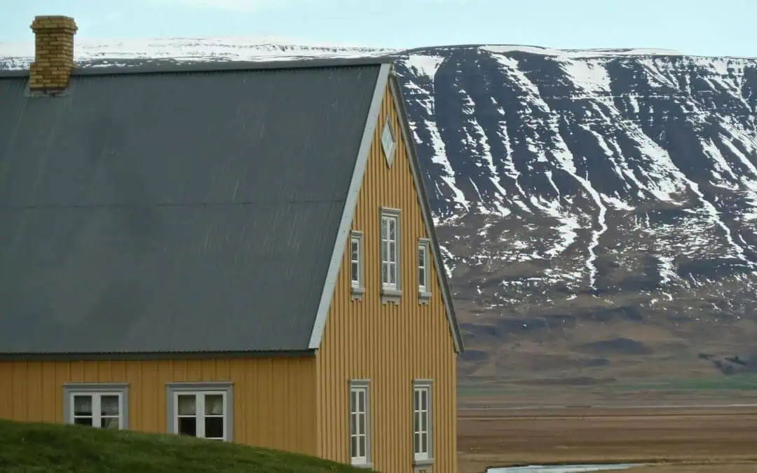 Glaumbaer ligger i närheten av orten Varmahlid.