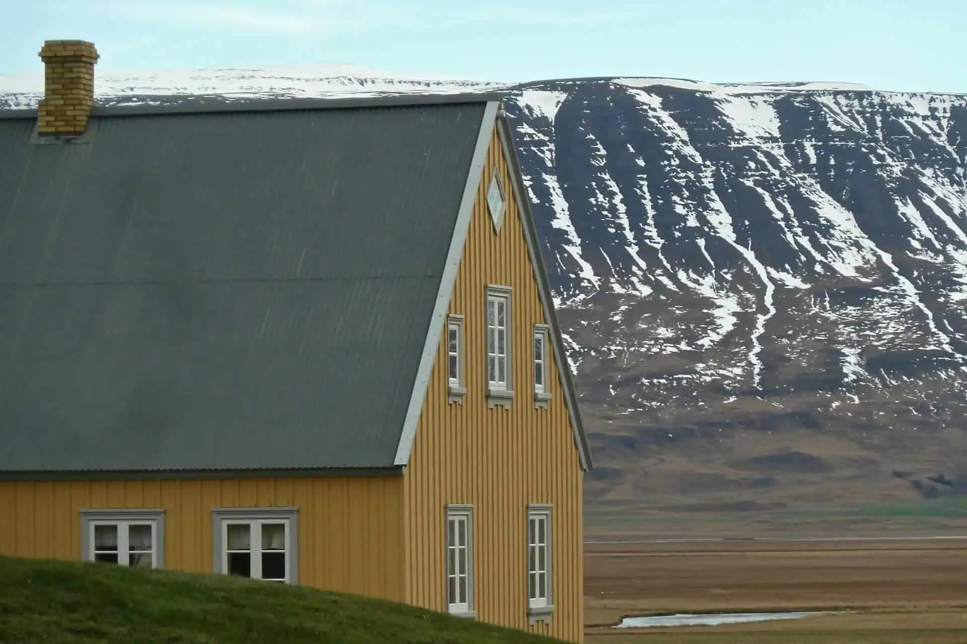 Glaumbaer ligger i närheten av orten Varmahlid.