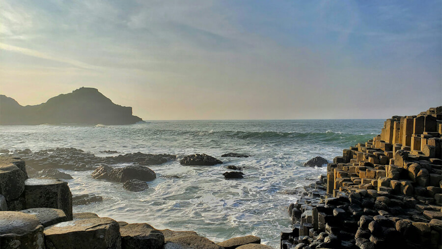 Giants causeway, en av många sevärdheter i Nordirland.
