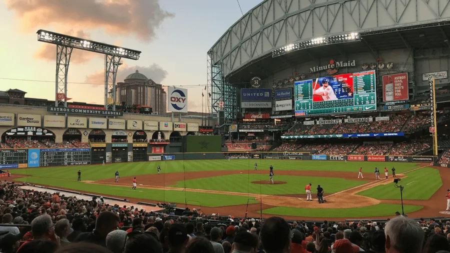 På en Texas resa kan du gå en basebollmatch i Houston.