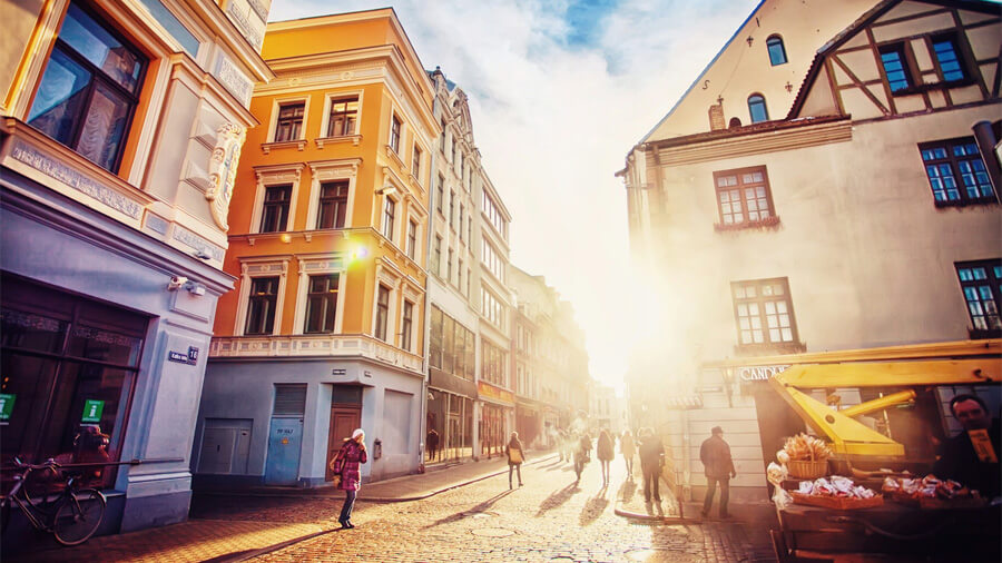 Det finns många saker att göra i Riga, exempelvis at gå en rundtur i staden.