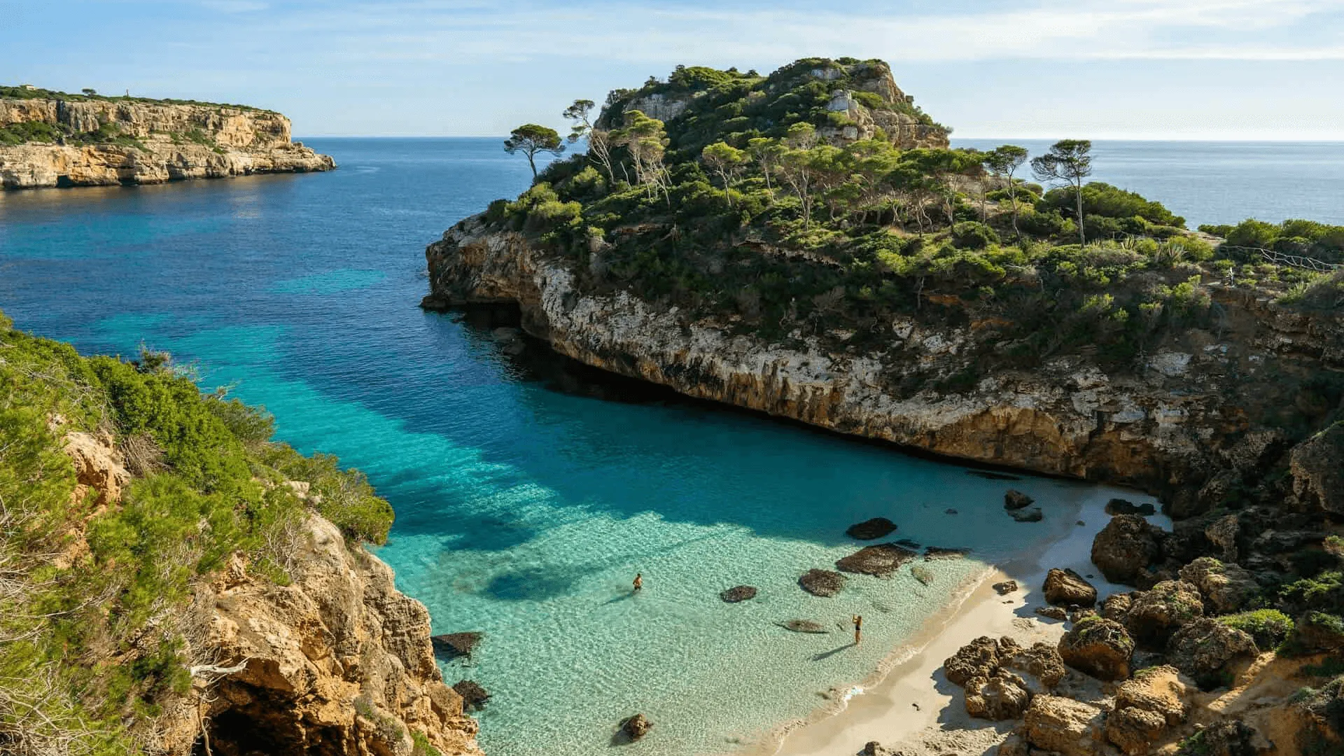Folktom strand i Palma de Mallorca.