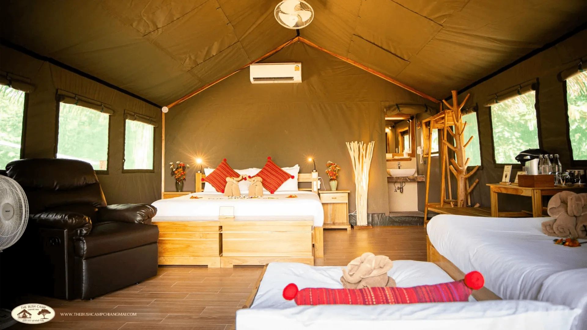 Hotellrum på The Bush Camp Chiang Mai.