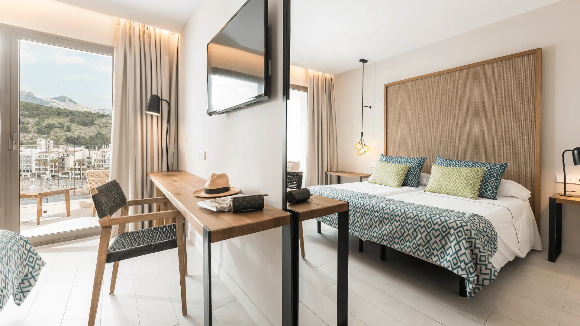 Ett exempel på hotellrum med utsikt på Pure Salt Port de Sóller.