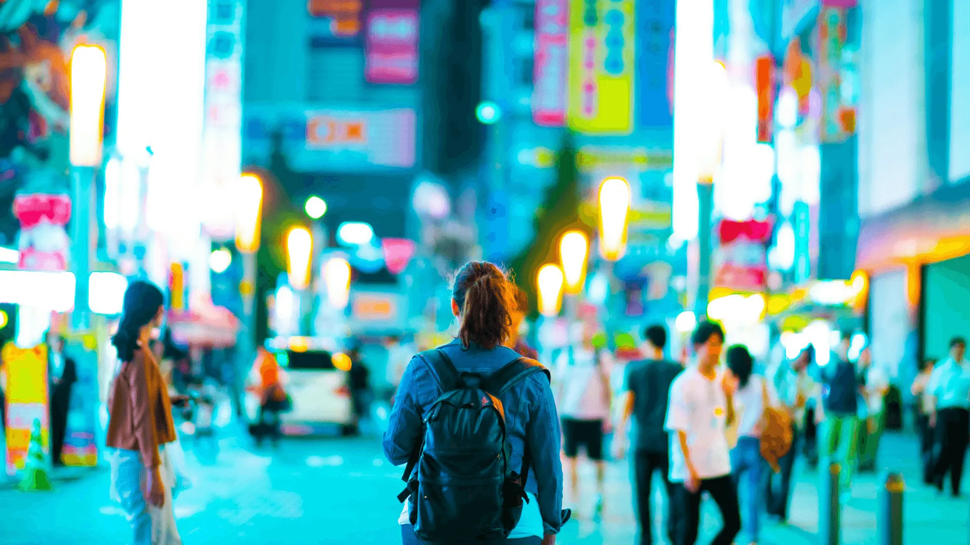 Kvinnlig turist i Tokyo.