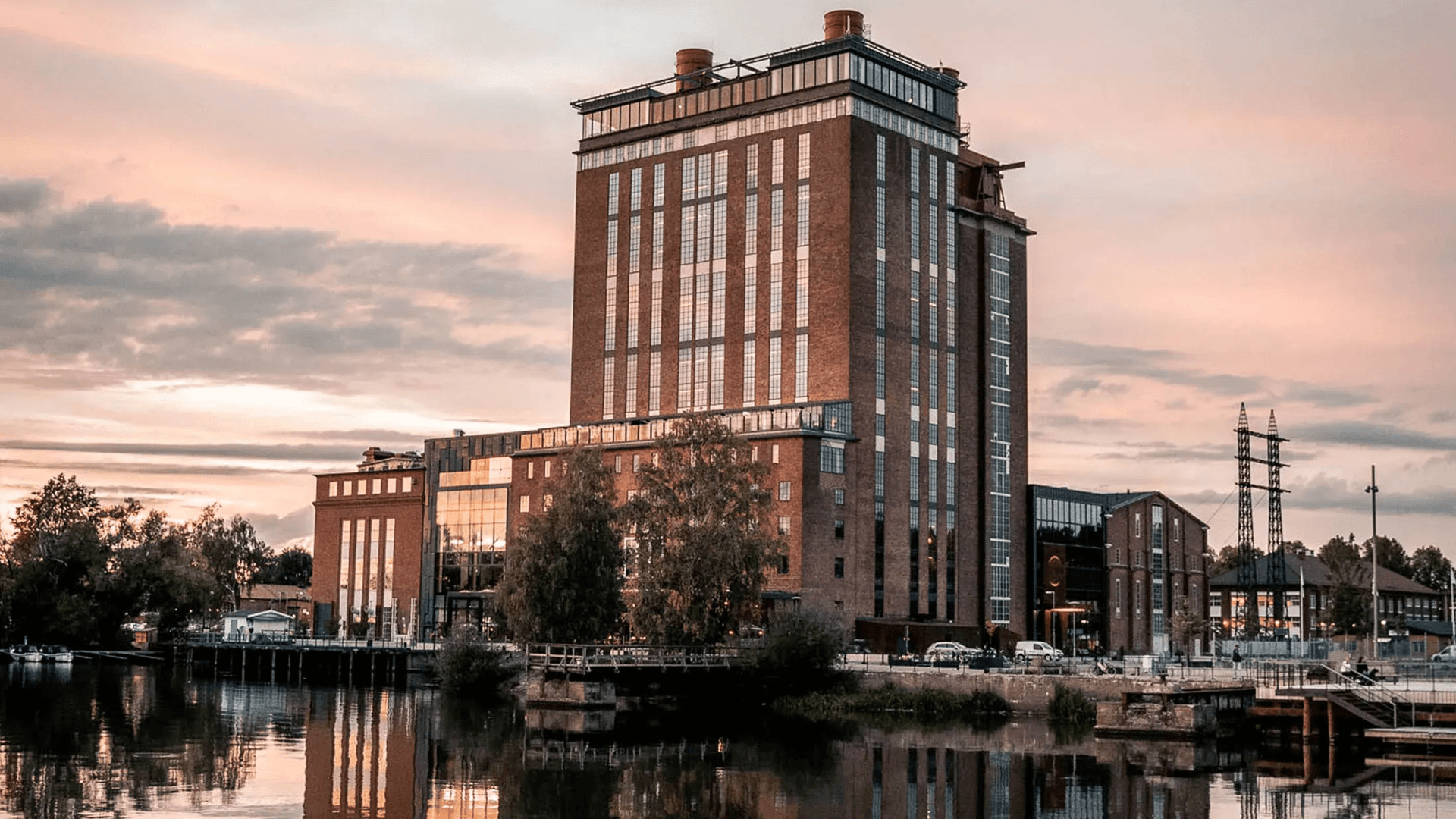 Steam hotel Steam hotel:s fasad.