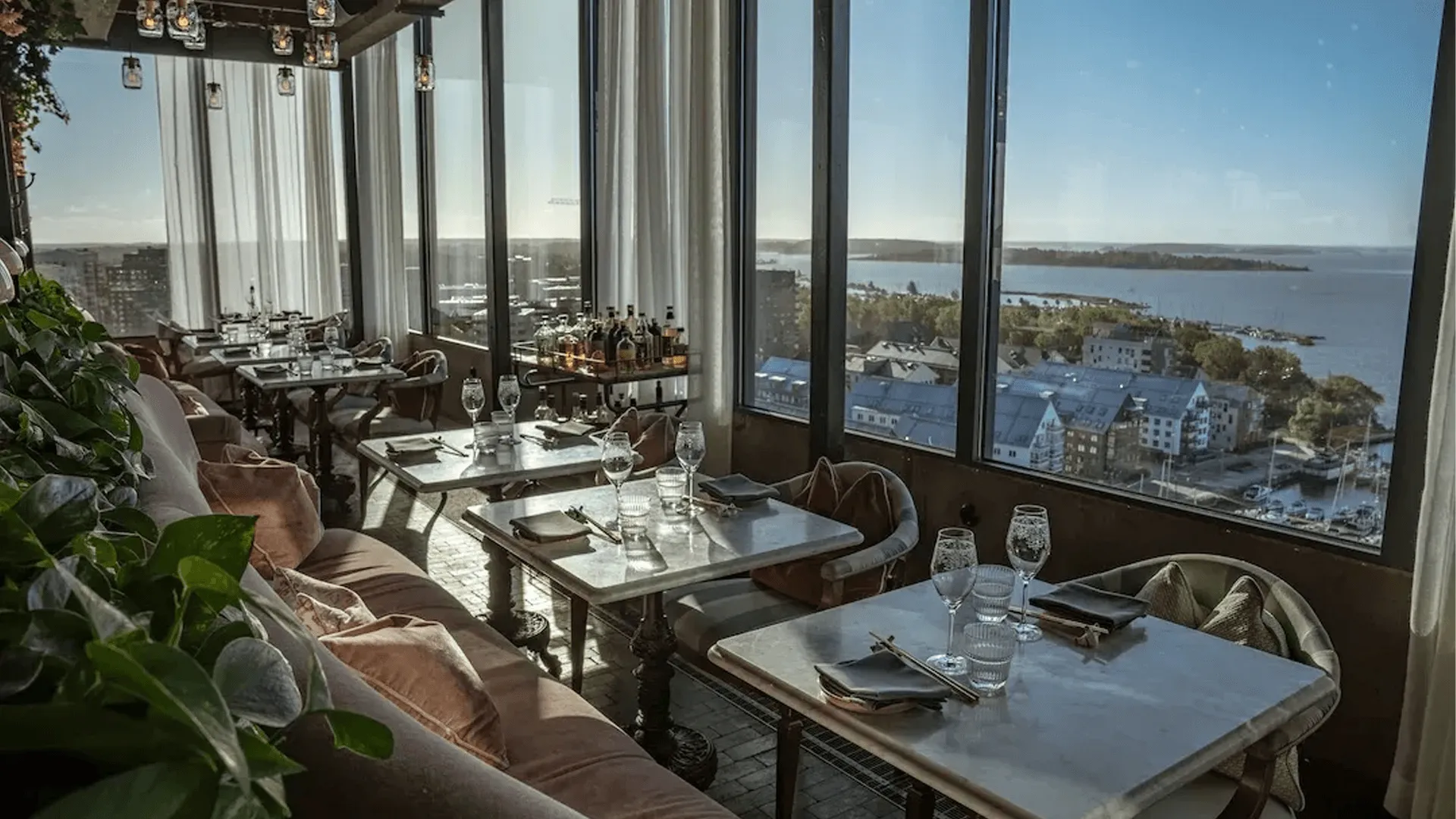 Restaurang med utsikt över Västerås.