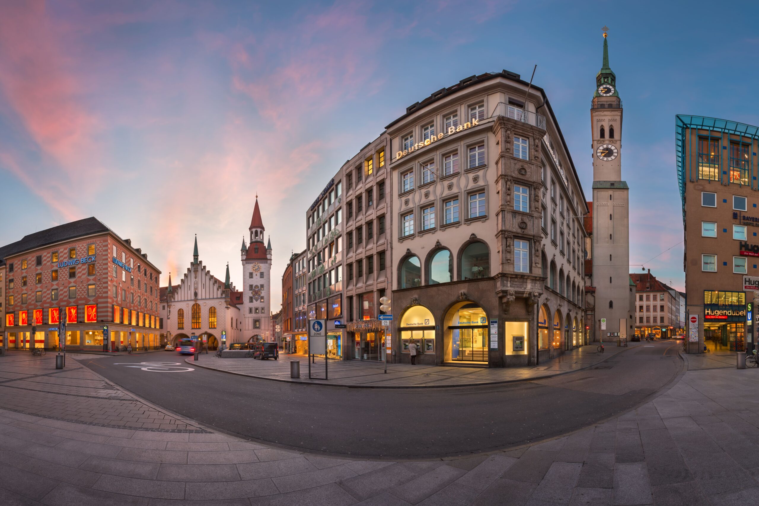 Panoramavy över Marienplatz i München