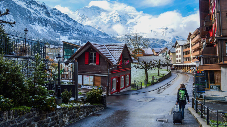En turist på en Schweiz resa.